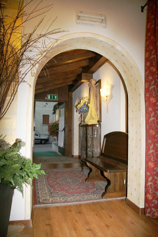 Albergo Garni Cavento ピンツォーロ エクステリア 写真