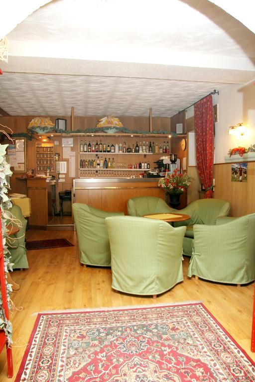 Albergo Garni Cavento ピンツォーロ エクステリア 写真
