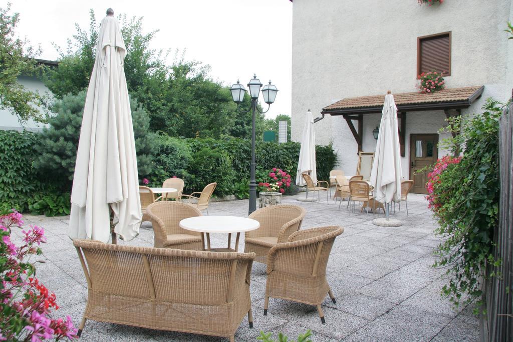 Albergo Garni Cavento ピンツォーロ エクステリア 写真
