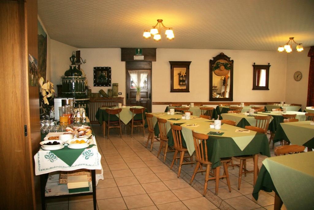 Albergo Garni Cavento ピンツォーロ エクステリア 写真
