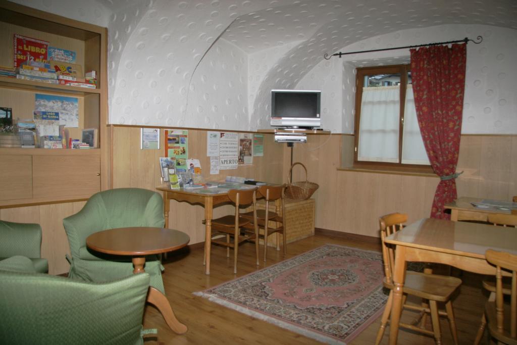 Albergo Garni Cavento ピンツォーロ エクステリア 写真