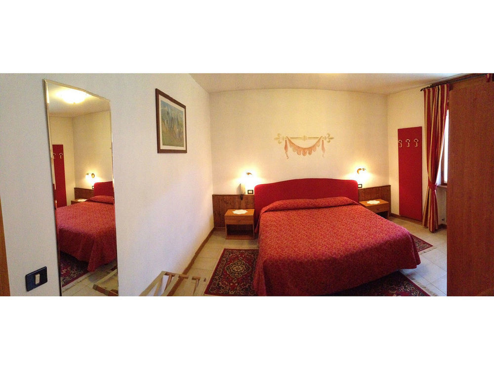 Albergo Garni Cavento ピンツォーロ エクステリア 写真