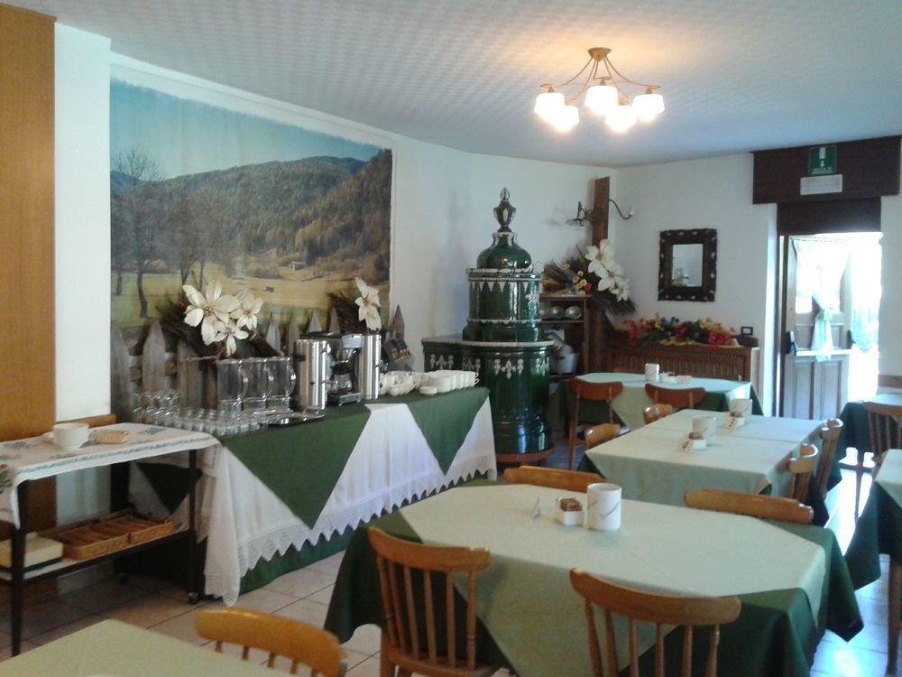 Albergo Garni Cavento ピンツォーロ エクステリア 写真