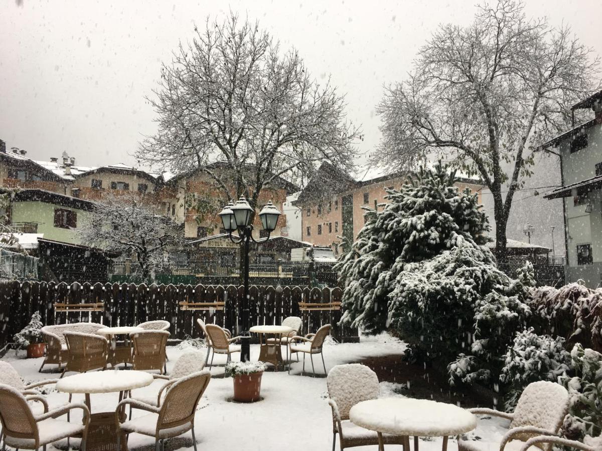 Albergo Garni Cavento ピンツォーロ エクステリア 写真